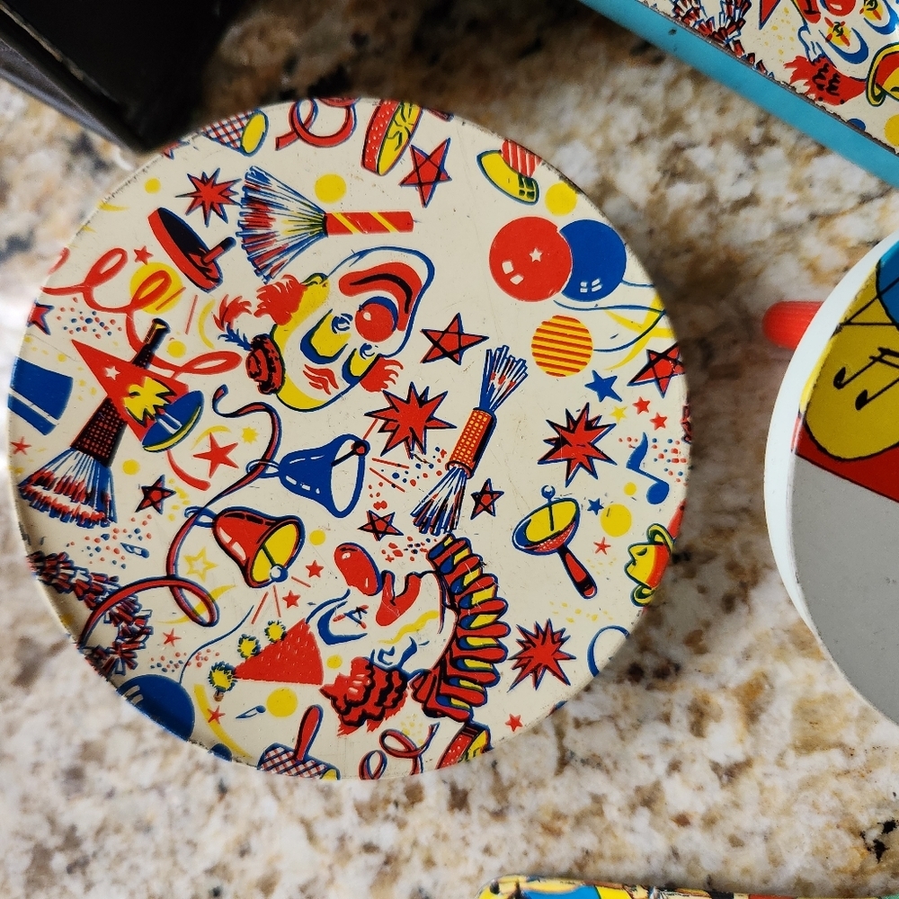 Set Of 12 Colorful Vintage Party Noise Maker Tin Spinner - Picture 5 of 13